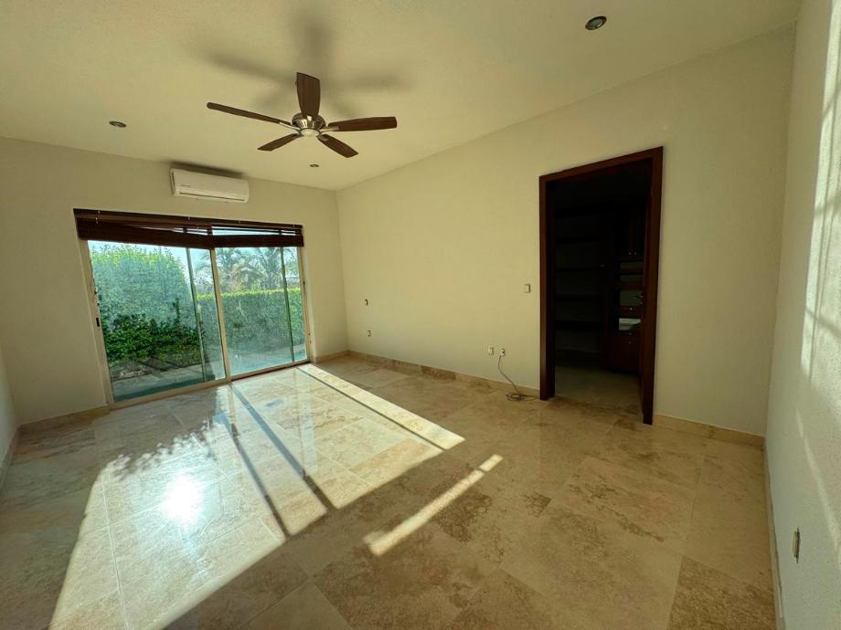 Chapala, Jalisco, 45920, Mexico, 3 Bedrooms Bedrooms, ,5 BathroomsBathrooms,Residential,For Sale,1838444