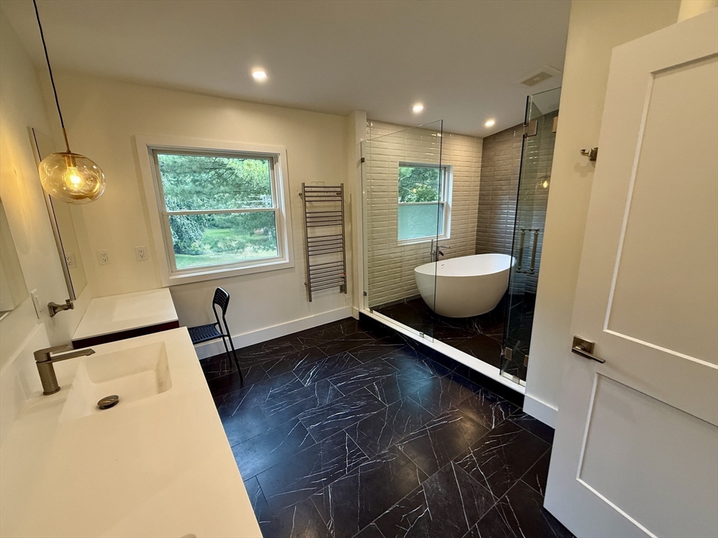 Lexington, Massachusetts, 02420, United States, 5 Bedrooms Bedrooms, ,6 BathroomsBathrooms,Residential,For Sale,1951005