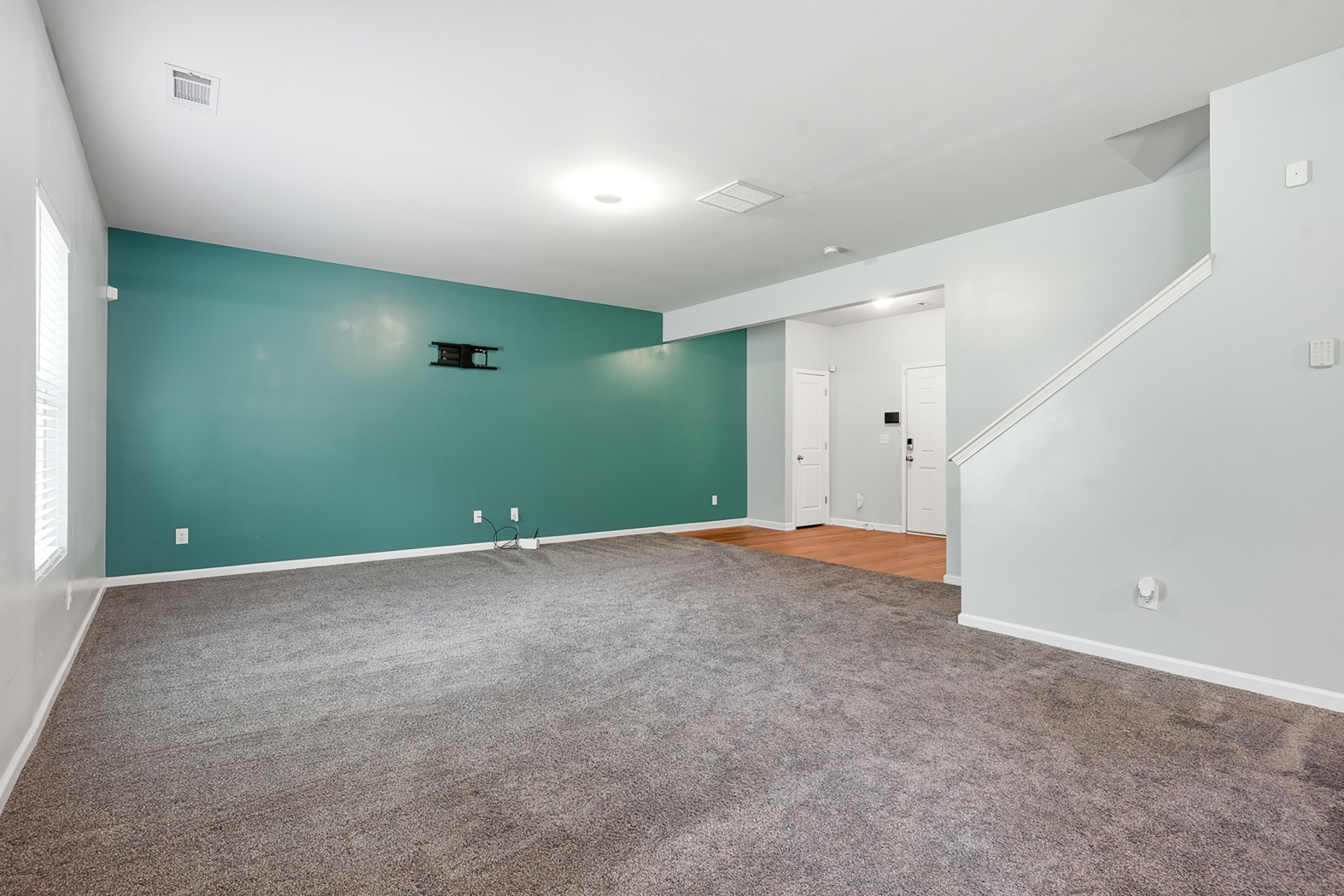  Charming Three Bedroom Home in Friendly Community - 物件實景