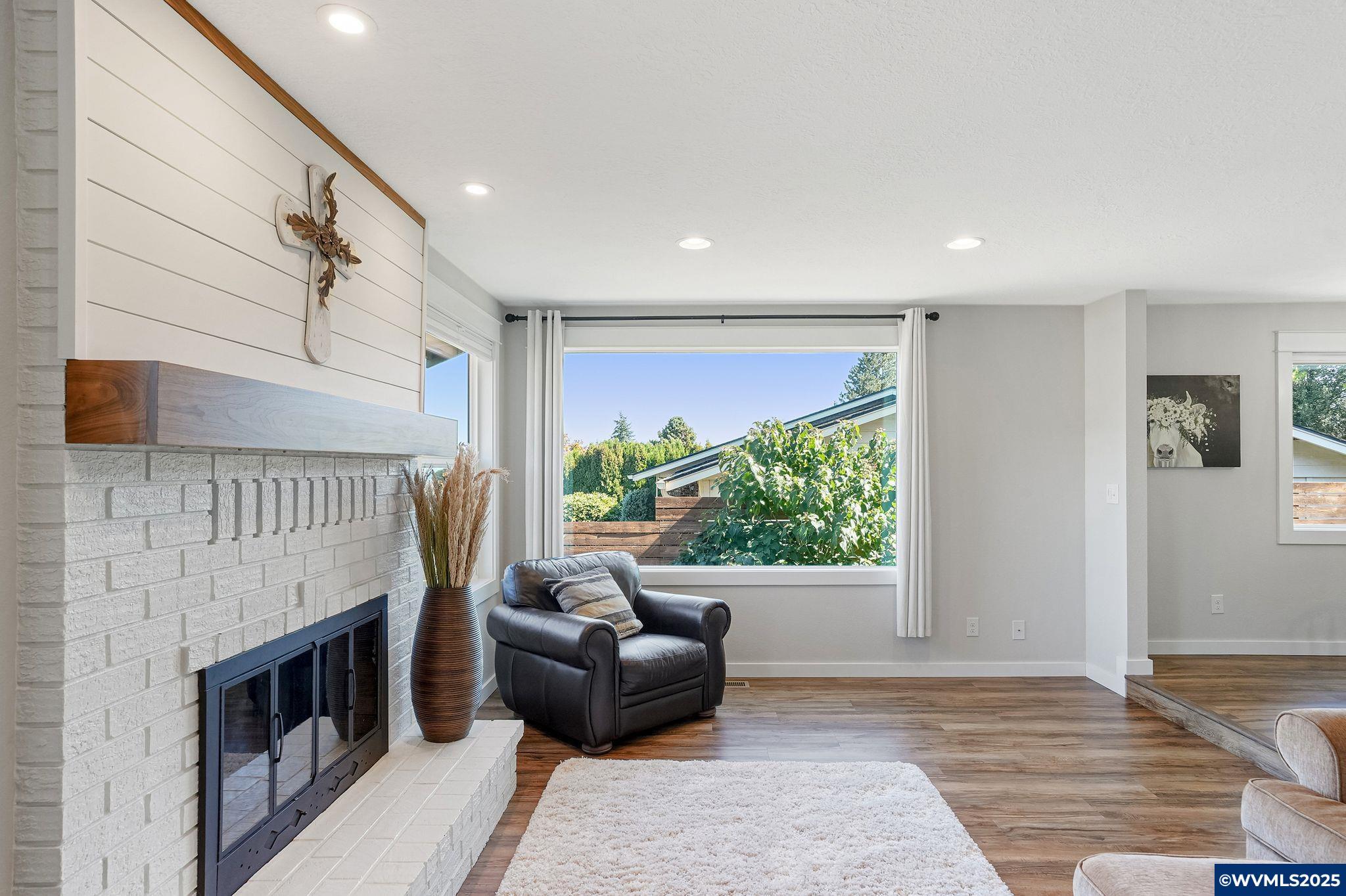 Salem, Oregon, 97304, United States, 3 Bedrooms Bedrooms, ,3 BathroomsBathrooms,Residential,For Sale,1967587