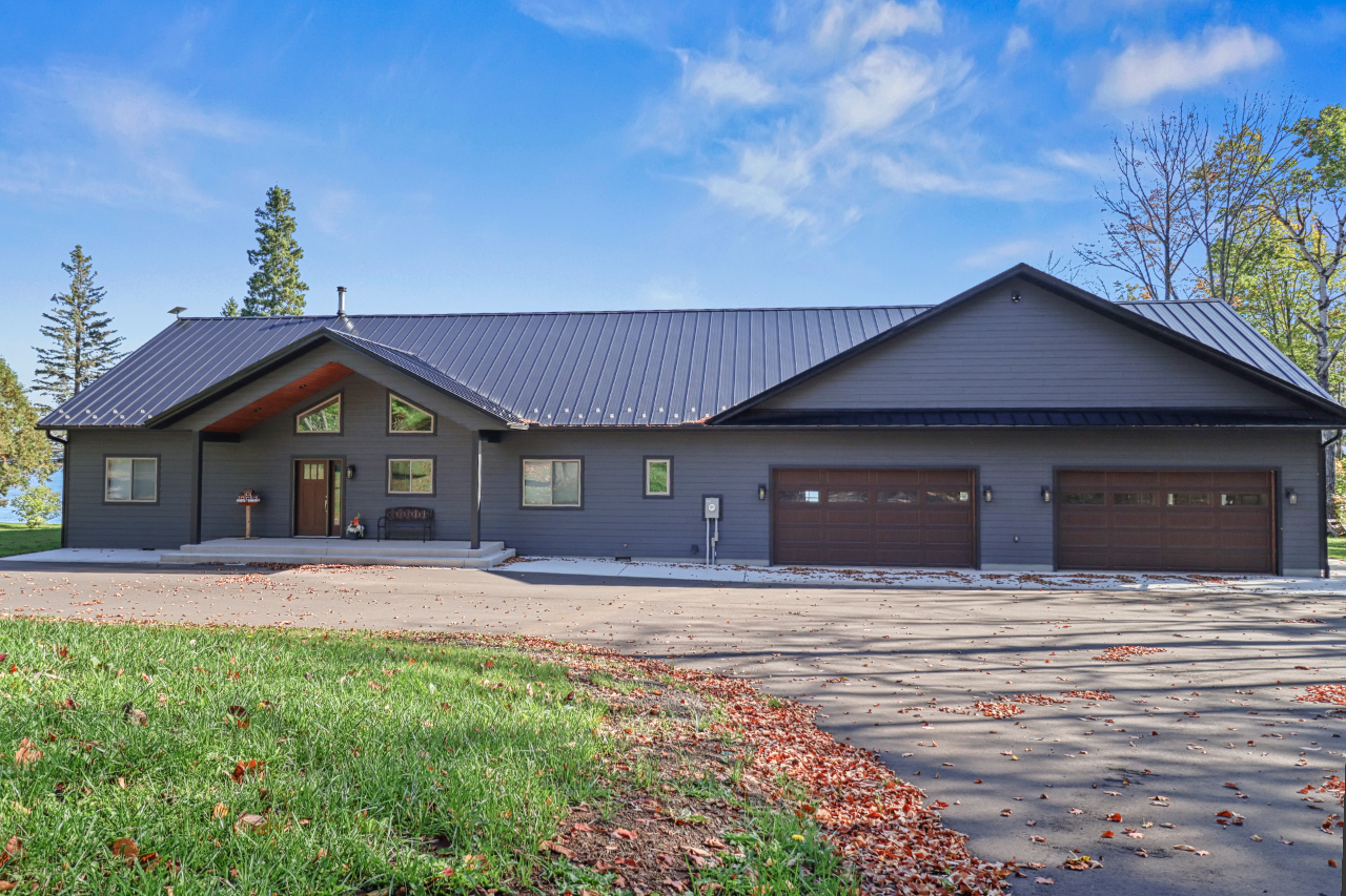 Marenisco, Wisconsin, 49947, United States, 4 Bedrooms Bedrooms, ,4 BathroomsBathrooms,Residential,For Sale,1984446