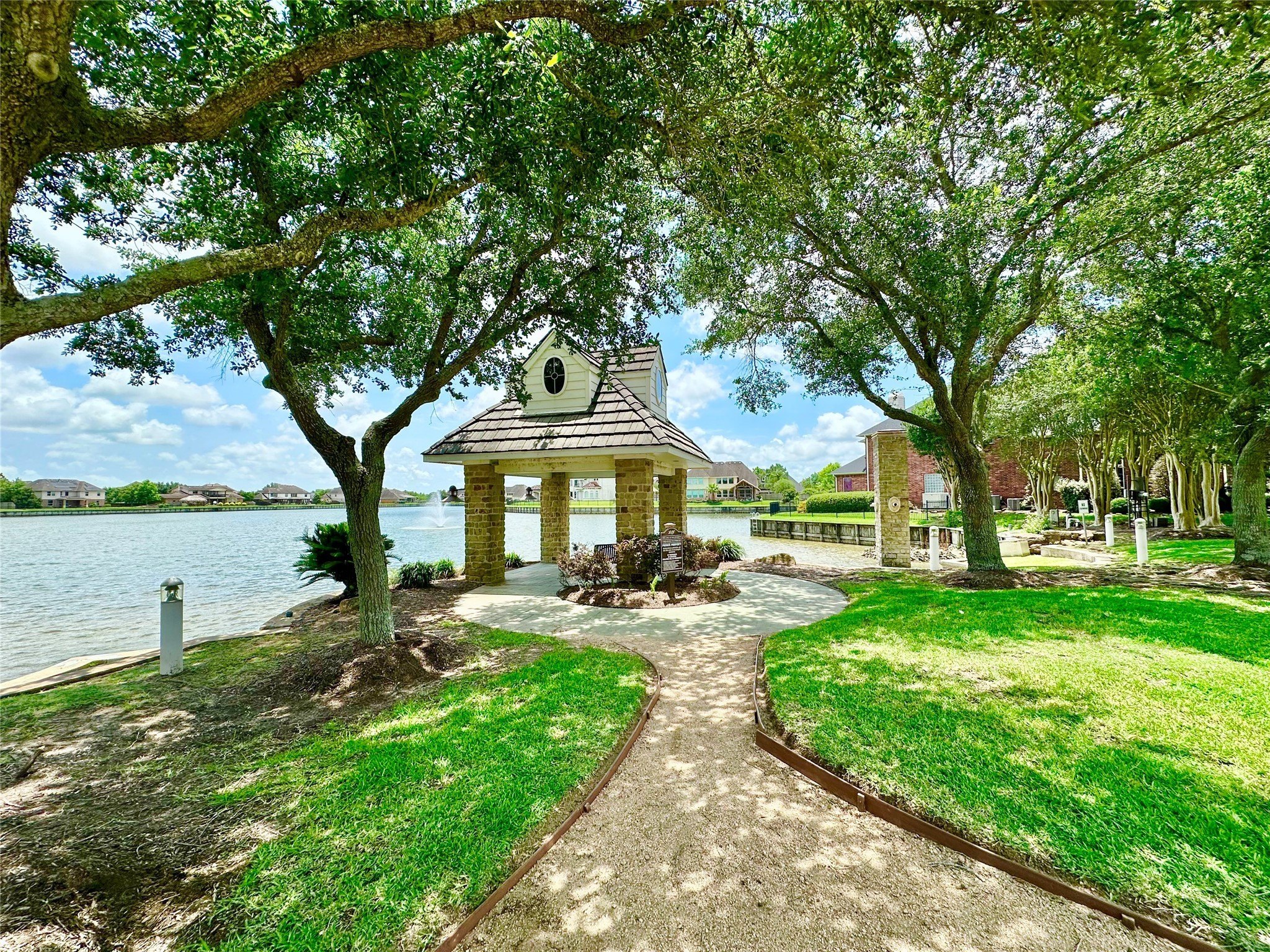 Friendswood, Texas, 77546, United States, 5 Bedrooms Bedrooms, ,5 BathroomsBathrooms,Residential,For Sale,1713822