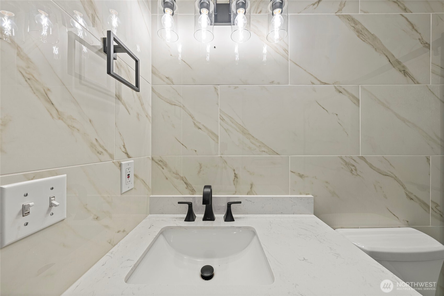 Auburn, Washington, 98001, United States, 4 Bedrooms Bedrooms, ,2 BathroomsBathrooms,Residential,For Sale,1991202