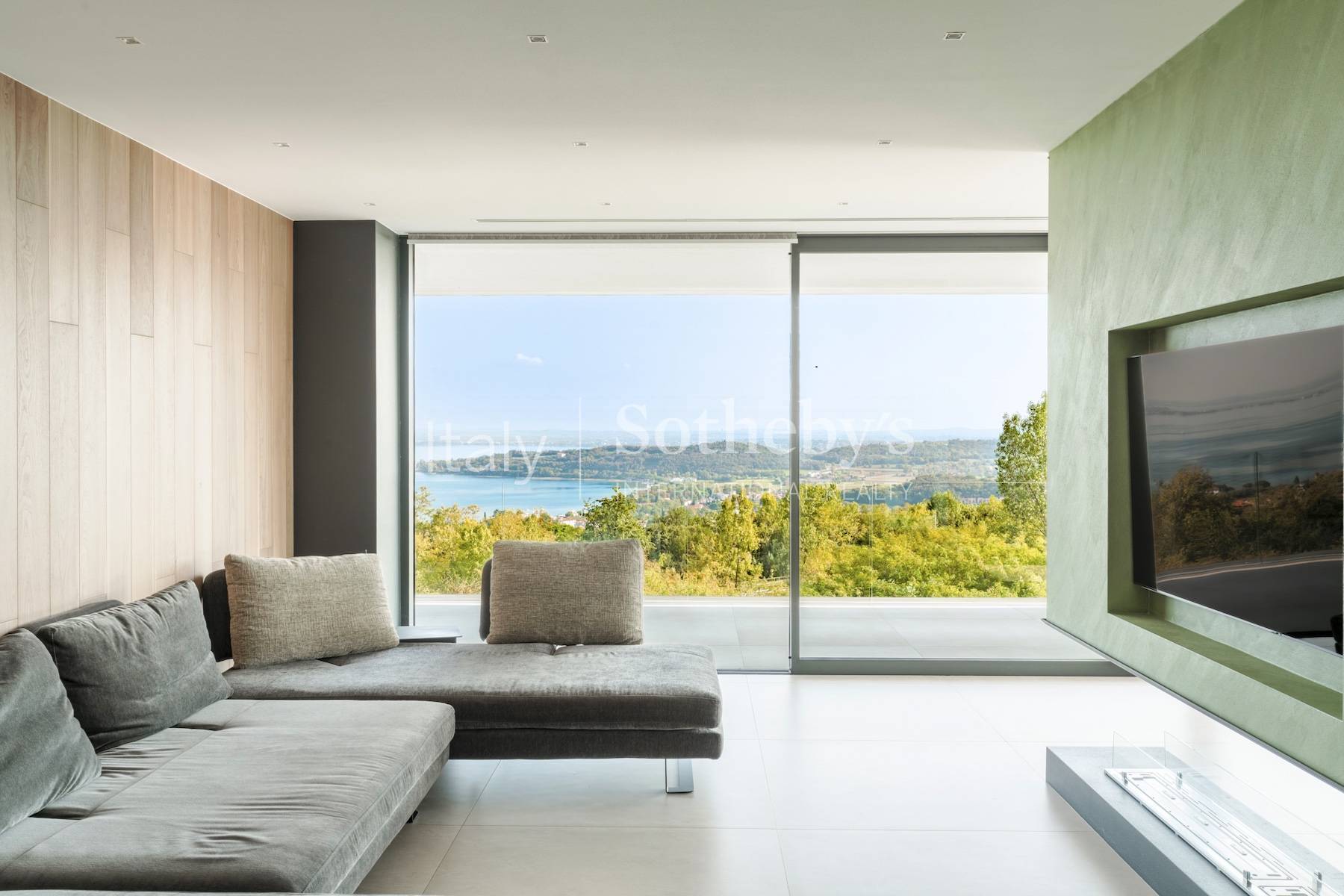  Exclusive modern villa with panoramic lake views - 物件實景