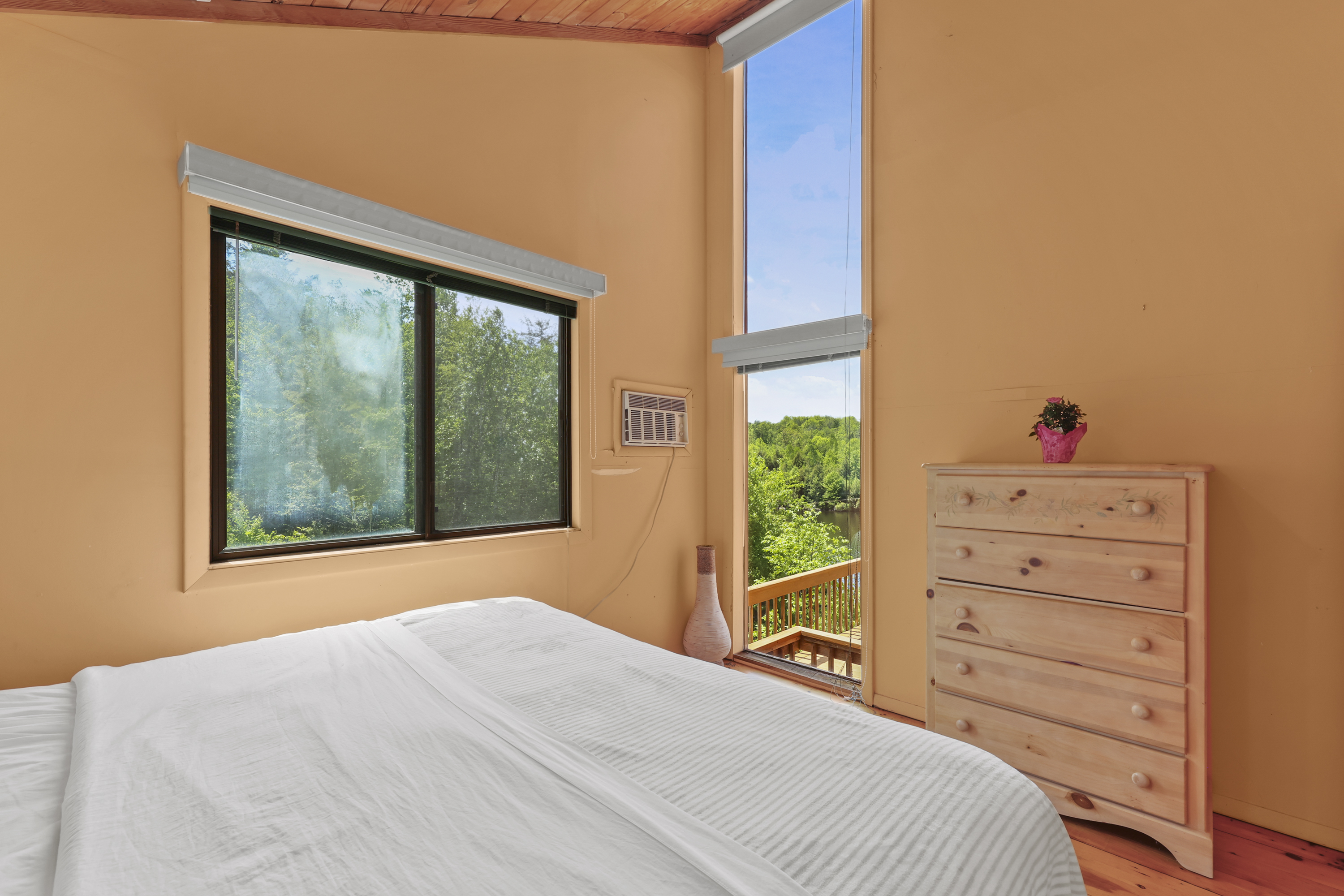  Exceptional Waterfront Retreat on Tranquil Hayes Pond - 物件實景