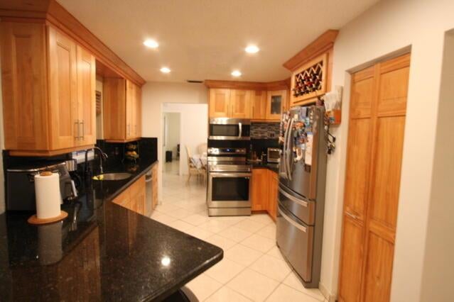 Lake Worth, Florida, 33463, United States, 4 Bedrooms Bedrooms, ,2 BathroomsBathrooms,Residential,For Sale,1928734