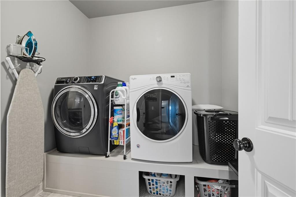 Cumming, Georgia, 30040, United States, 6 Bedrooms Bedrooms, ,5 BathroomsBathrooms,Residential,For Sale,1974767