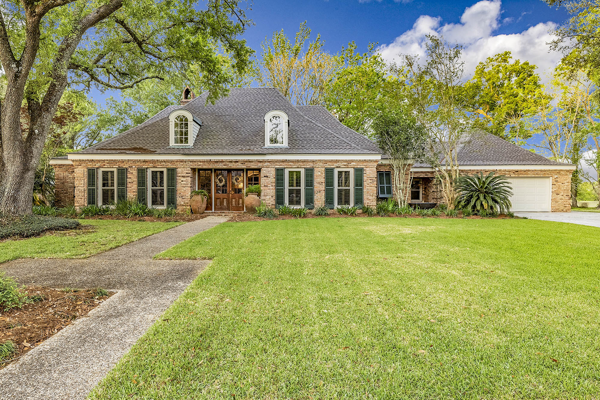 Houma, Louisiana, 70360, United States, 4 Bedrooms Bedrooms, ,3 BathroomsBathrooms,Residential,For Sale,1708944