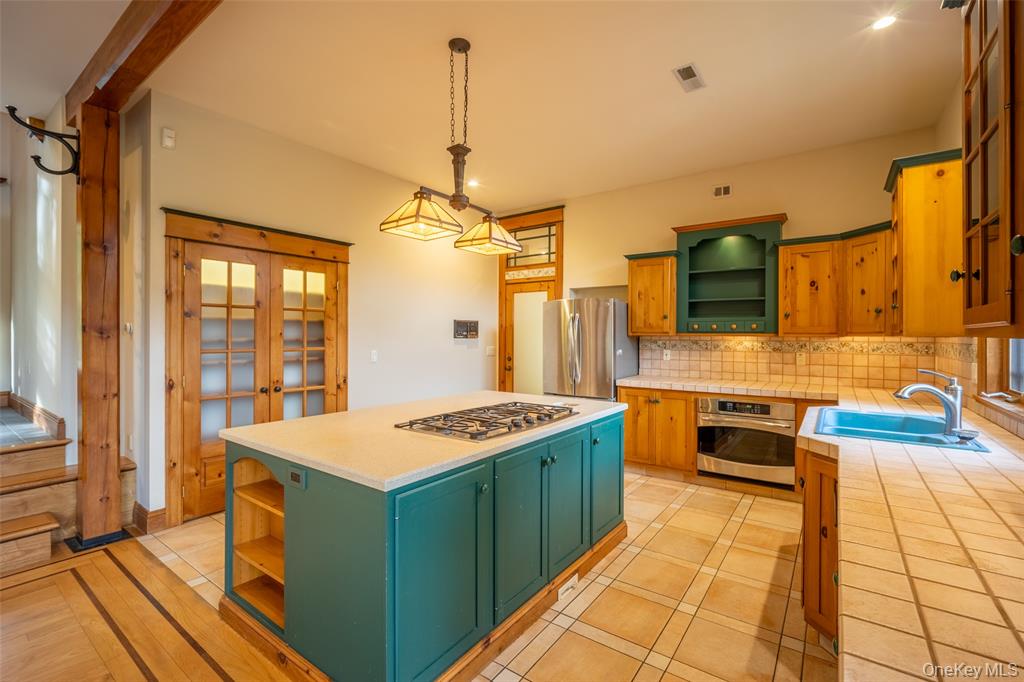 Highland, New York, 12528, United States, 3 Bedrooms Bedrooms, ,3 BathroomsBathrooms,Residential,For Sale,1980654