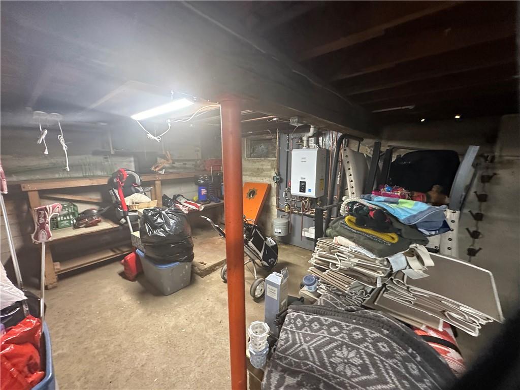 Bristol, Rhode Island, 02809, United States, 3 Bedrooms Bedrooms, ,1 BathroomBathrooms,Residential,For Sale,2002471