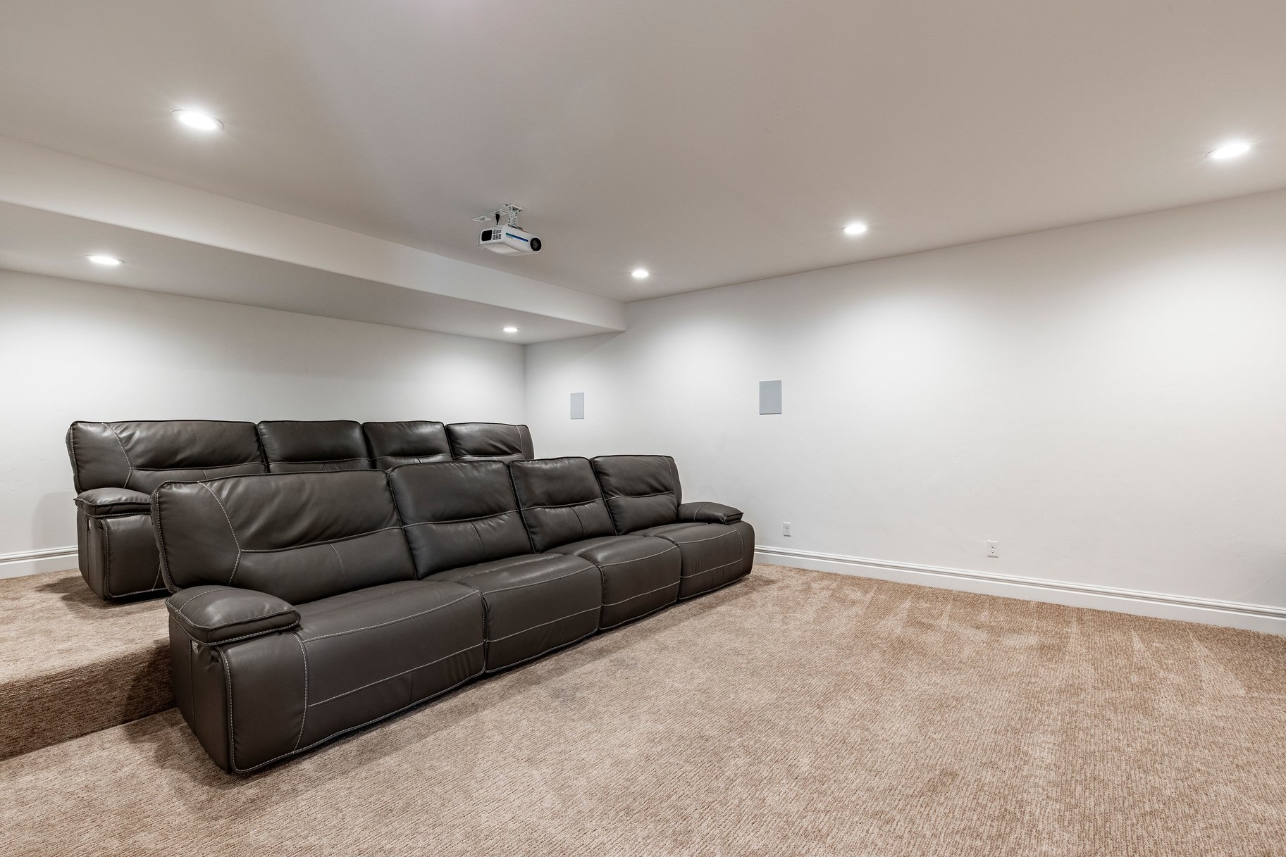  Custom Home with Fully Finished ADU Near Golf, Trails & Mountain Views - 物件實景
