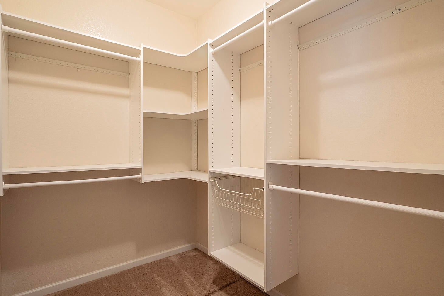 Grants Pass, Oregon, 97526, United States, 3 Bedrooms Bedrooms, ,3 BathroomsBathrooms,Residential,For Sale,1994829