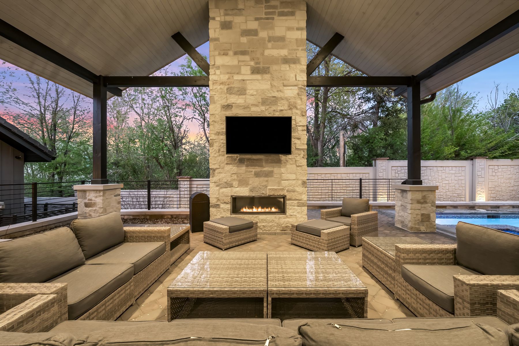  Gated Cherry Creek Enclave of Cedar Lane - 物件實景