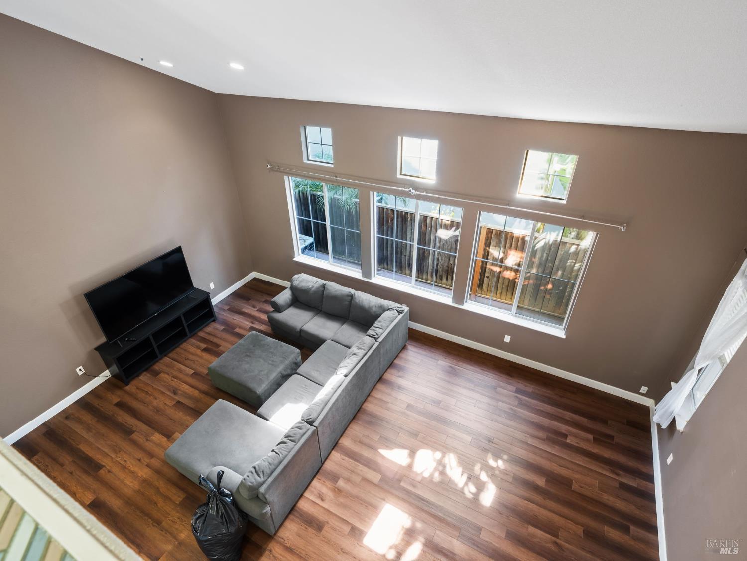 Vacaville, California, 95687, United States, 5 Bedrooms Bedrooms, ,4 BathroomsBathrooms,Residential,For Sale,1828372