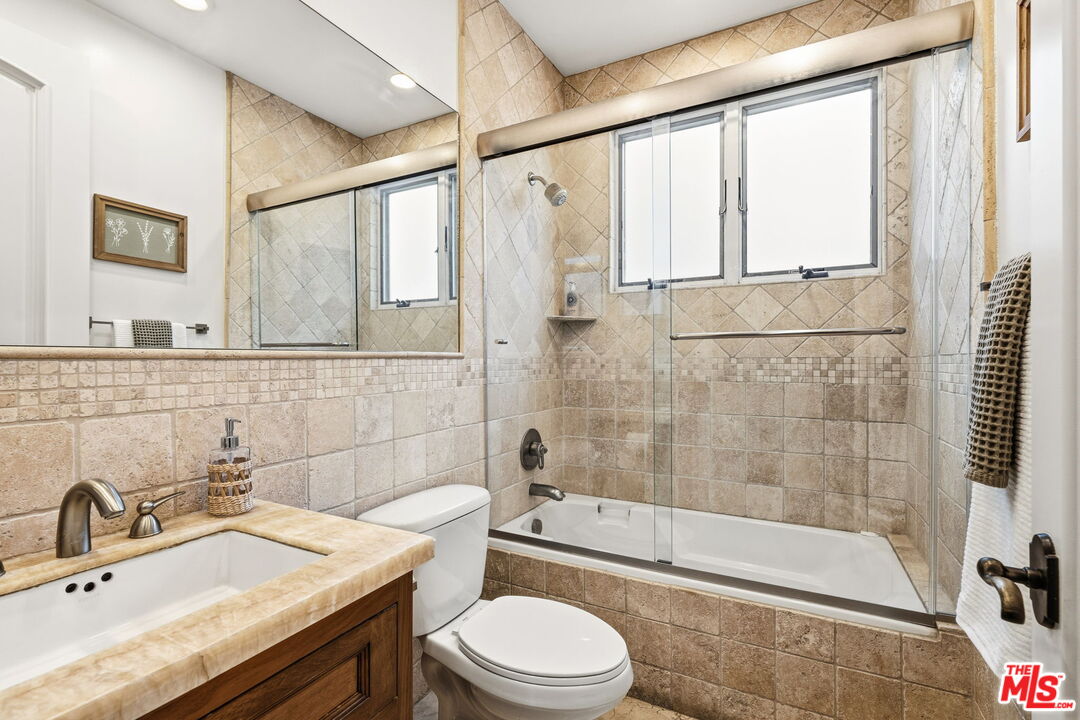 Encino, California, 91436, United States, 4 Bedrooms Bedrooms, ,3 BathroomsBathrooms,Residential,For Sale,1988091