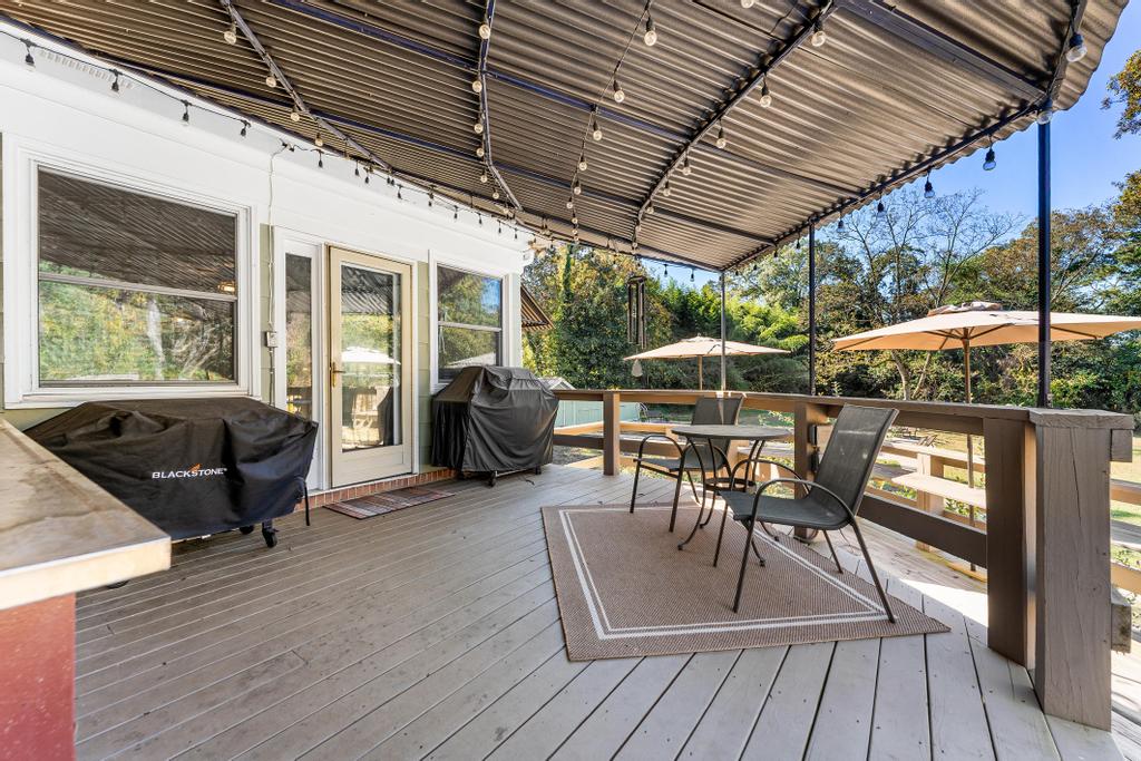 Hartwell, Georgia, 30643, United States, 4 Bedrooms Bedrooms, ,3 BathroomsBathrooms,Residential,For Sale,1989315