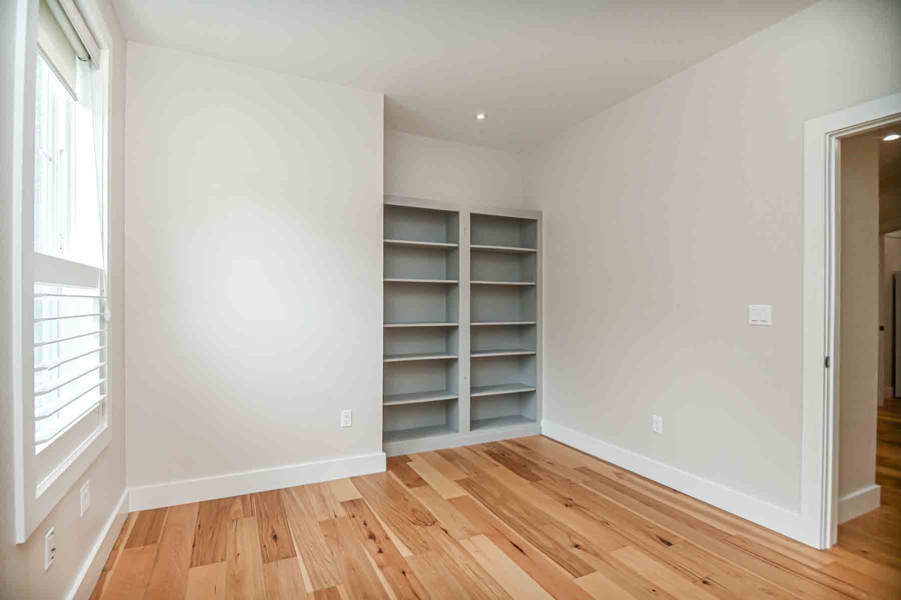  960 Sagamore Avenue, Unit 23 - 物件實景