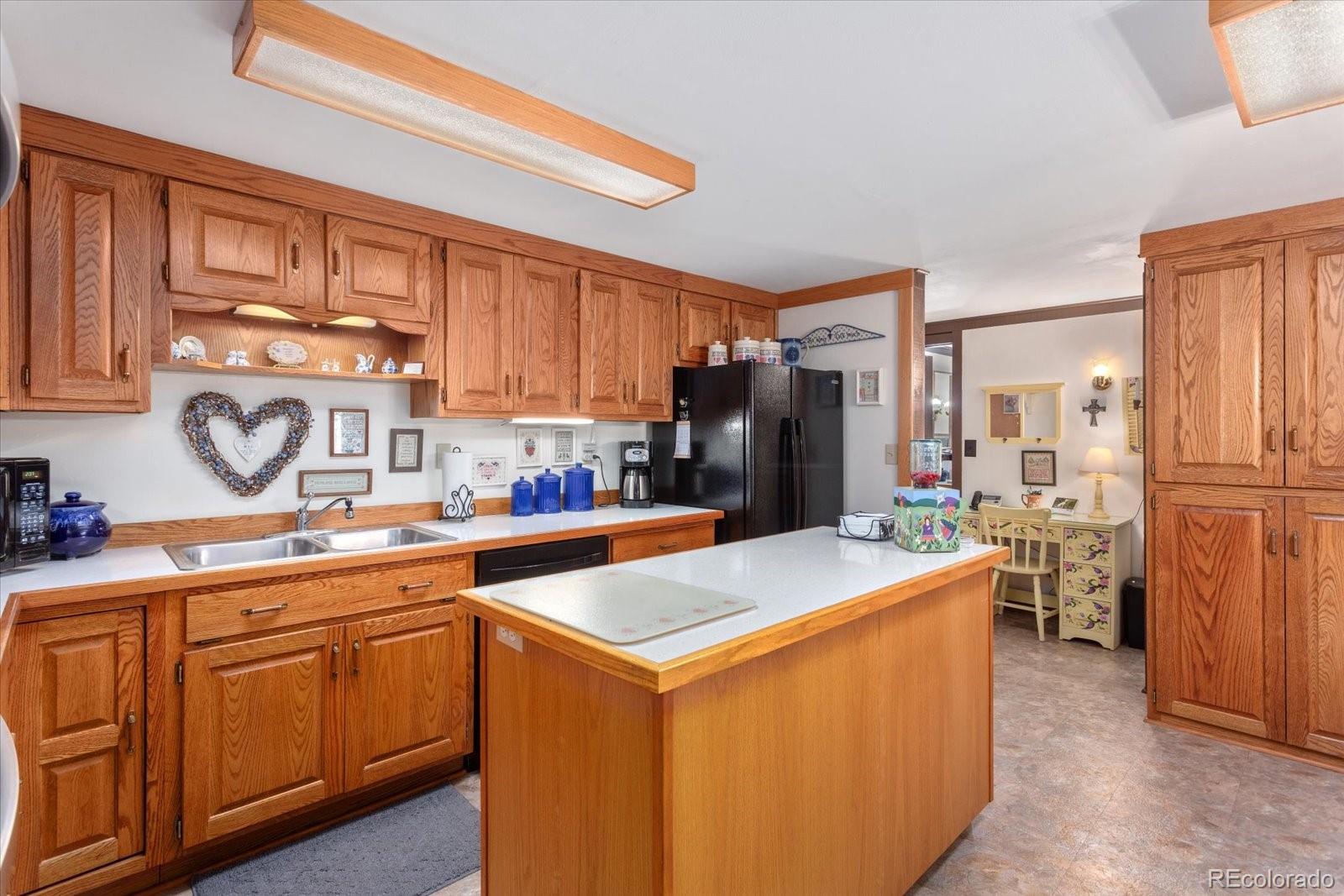 Howard, Colorado, 81233, United States, 3 Bedrooms Bedrooms, ,1 BathroomBathrooms,Residential,For Sale,1980067