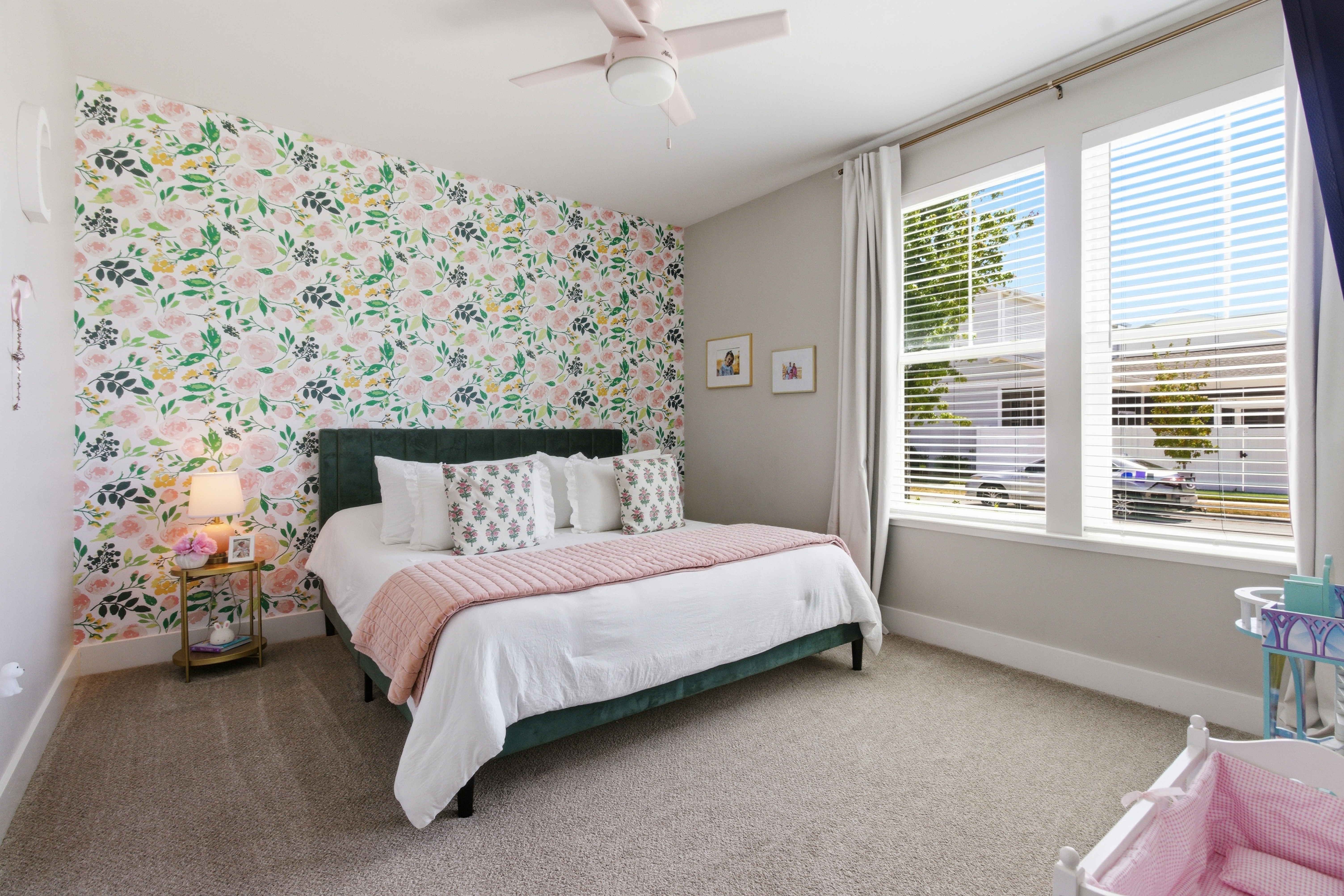  Spacious Corner-Lot Retreat With Flexible Living - 物件實景