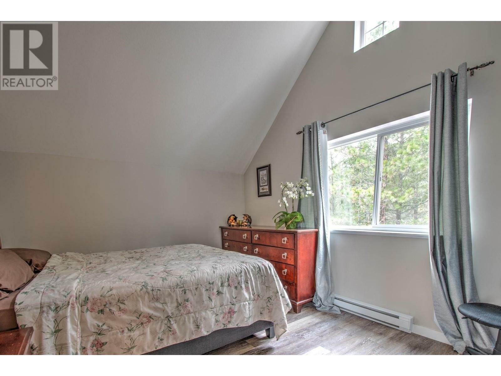VERNON, British Columbia, V1H 2B9, CA, 3 Bedrooms Bedrooms, ,2 BathroomsBathrooms,Residential,For Sale,1836897