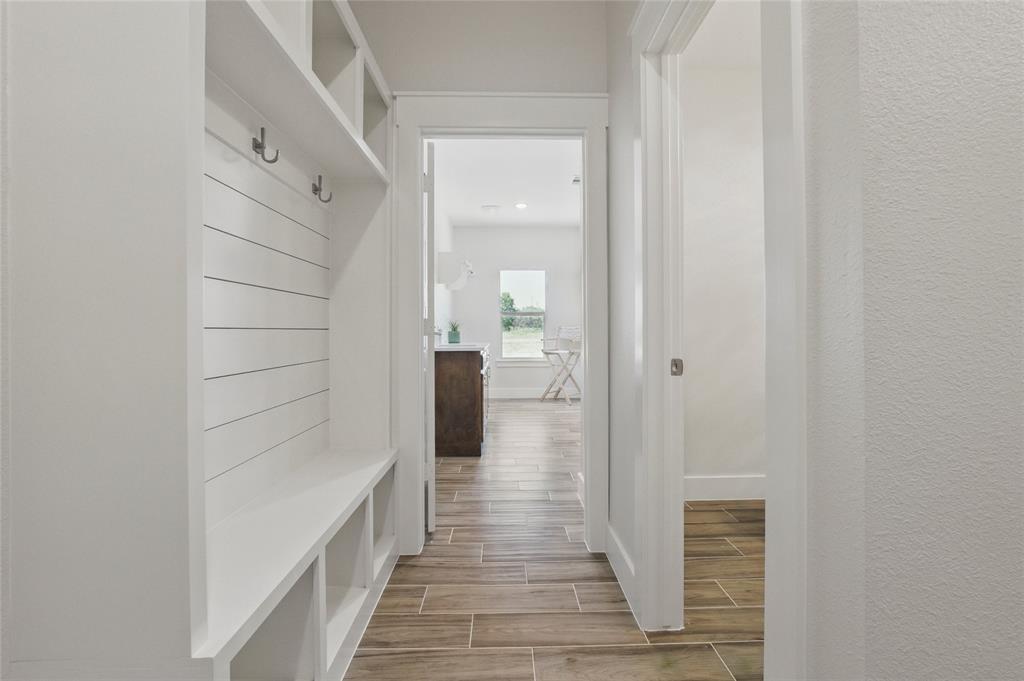 Weatherford, Texas, 76085, United States, 4 Bedrooms Bedrooms, ,3 BathroomsBathrooms,Residential,For Sale,1976315