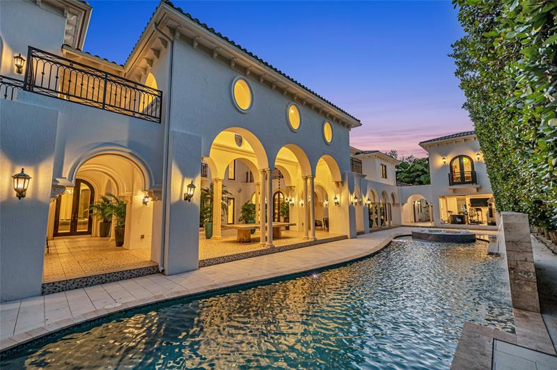 Miami, Florida, 33143, United States, 8 Bedrooms Bedrooms, ,10 BathroomsBathrooms,Residential,For Sale,1989350