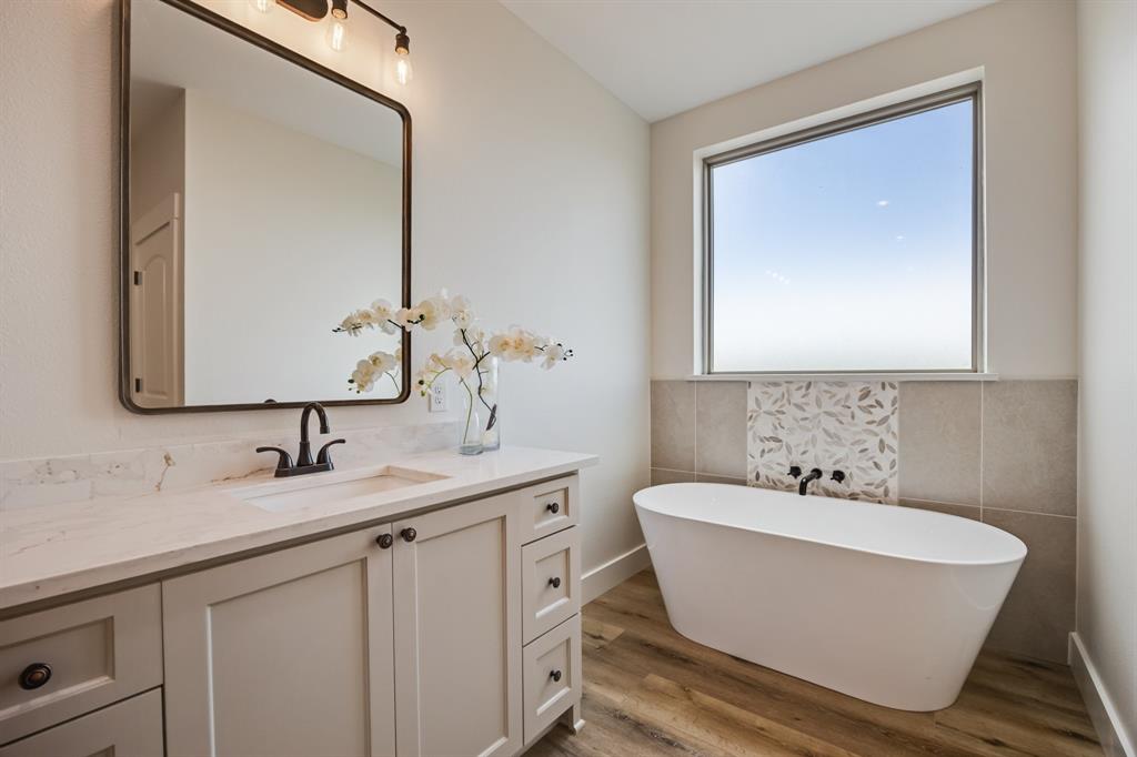 Decatur, Texas, 76234, United States, 4 Bedrooms Bedrooms, ,4 BathroomsBathrooms,Residential,For Sale,1923125