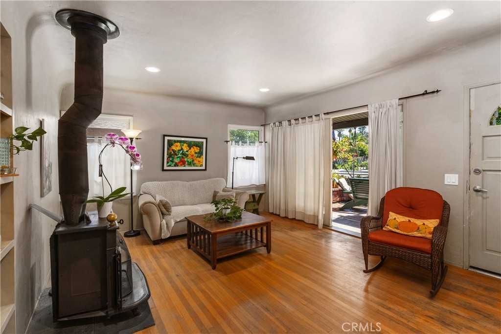Anaheim, California, 92802, United States, 2 Bedrooms Bedrooms, ,2 BathroomsBathrooms,Residential,For Sale,1892666