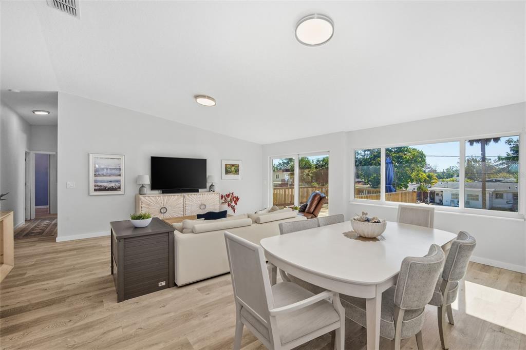 St Petersburg, Florida, 33703, United States, 3 Bedrooms Bedrooms, ,3 BathroomsBathrooms,Residential,For Sale,2014821