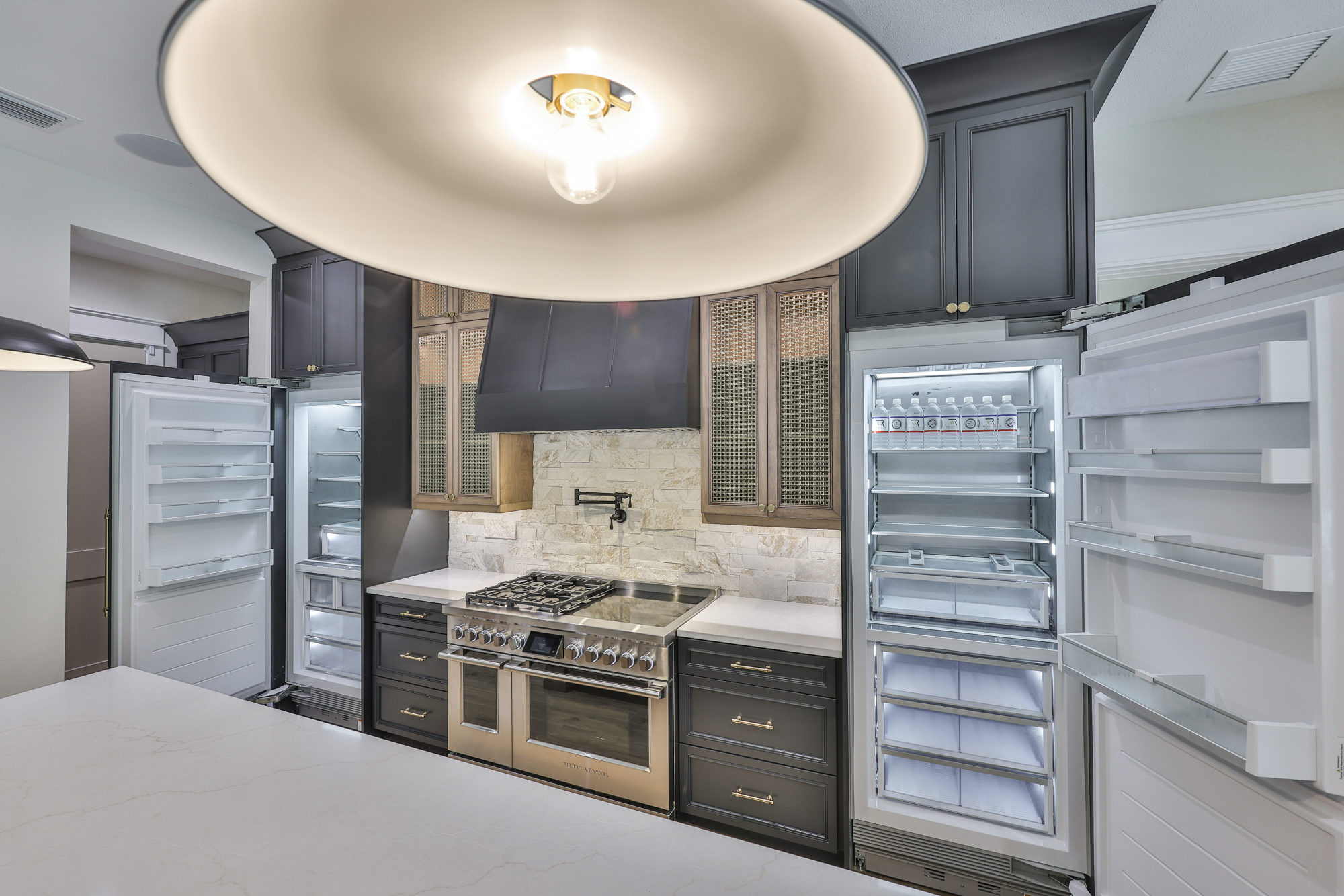 Tampa, Florida, 33629, United States, 5 Bedrooms Bedrooms, ,6 BathroomsBathrooms,Residential,For Sale,1974483