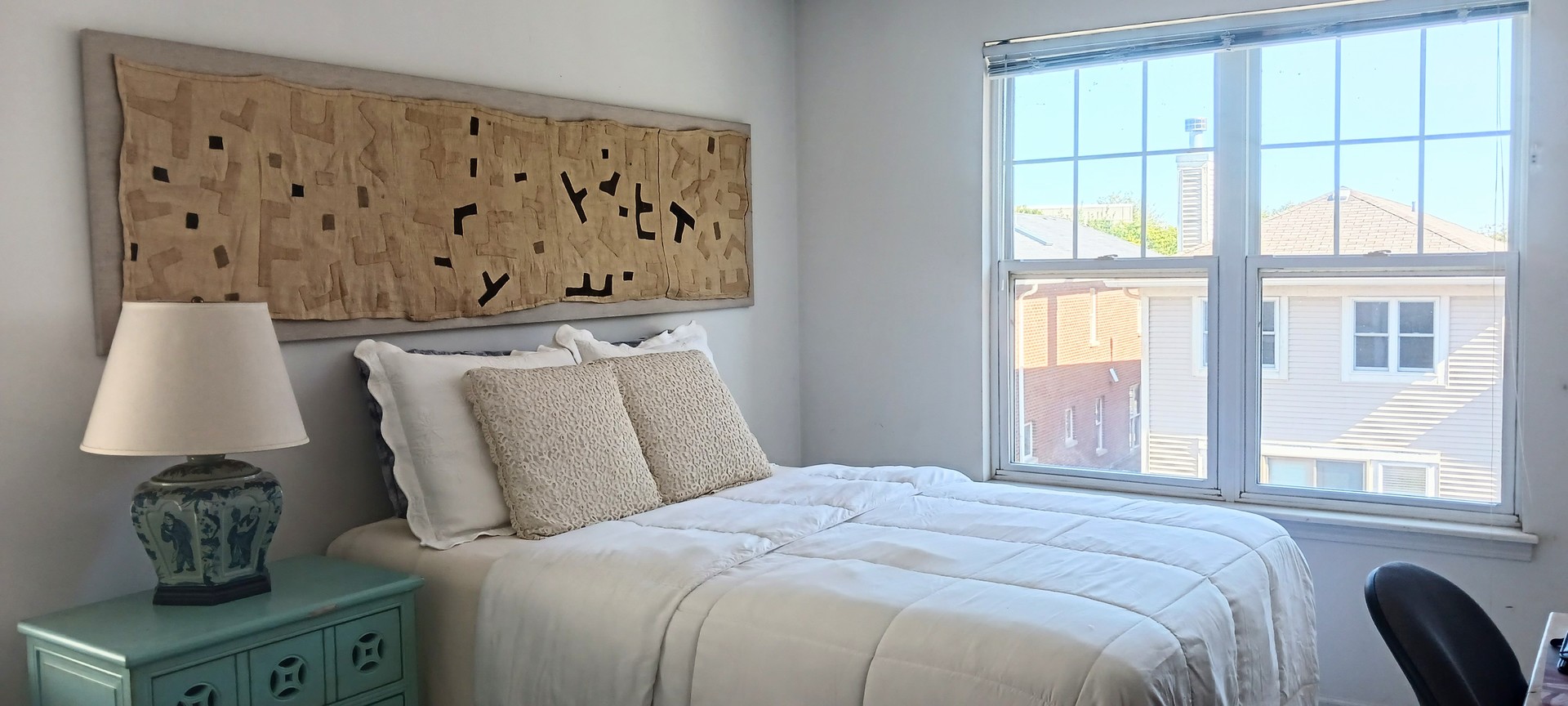 Chicago, Illinois, 60615, United States, 3 Bedrooms Bedrooms, ,3 BathroomsBathrooms,Residential,For Sale,2034443