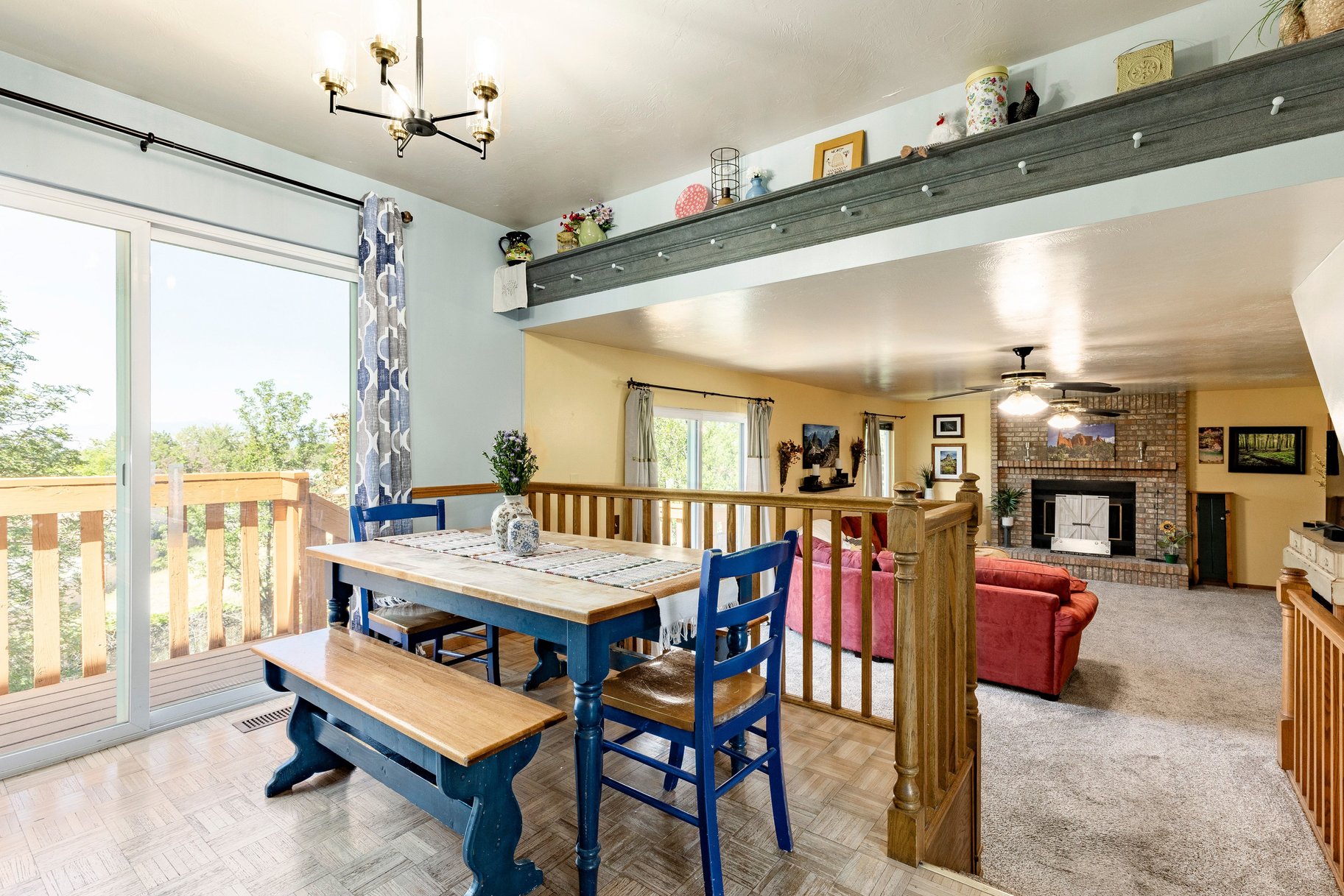  Large Multi-Level Sandy Home with Rentable Full Basement - 物件實景