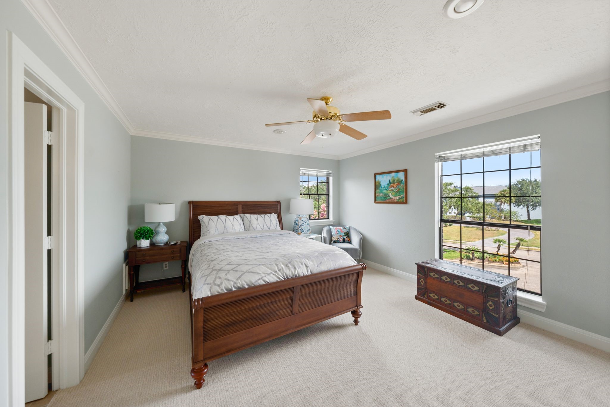 2207 Twin Oaks Boulevard - 物件實景