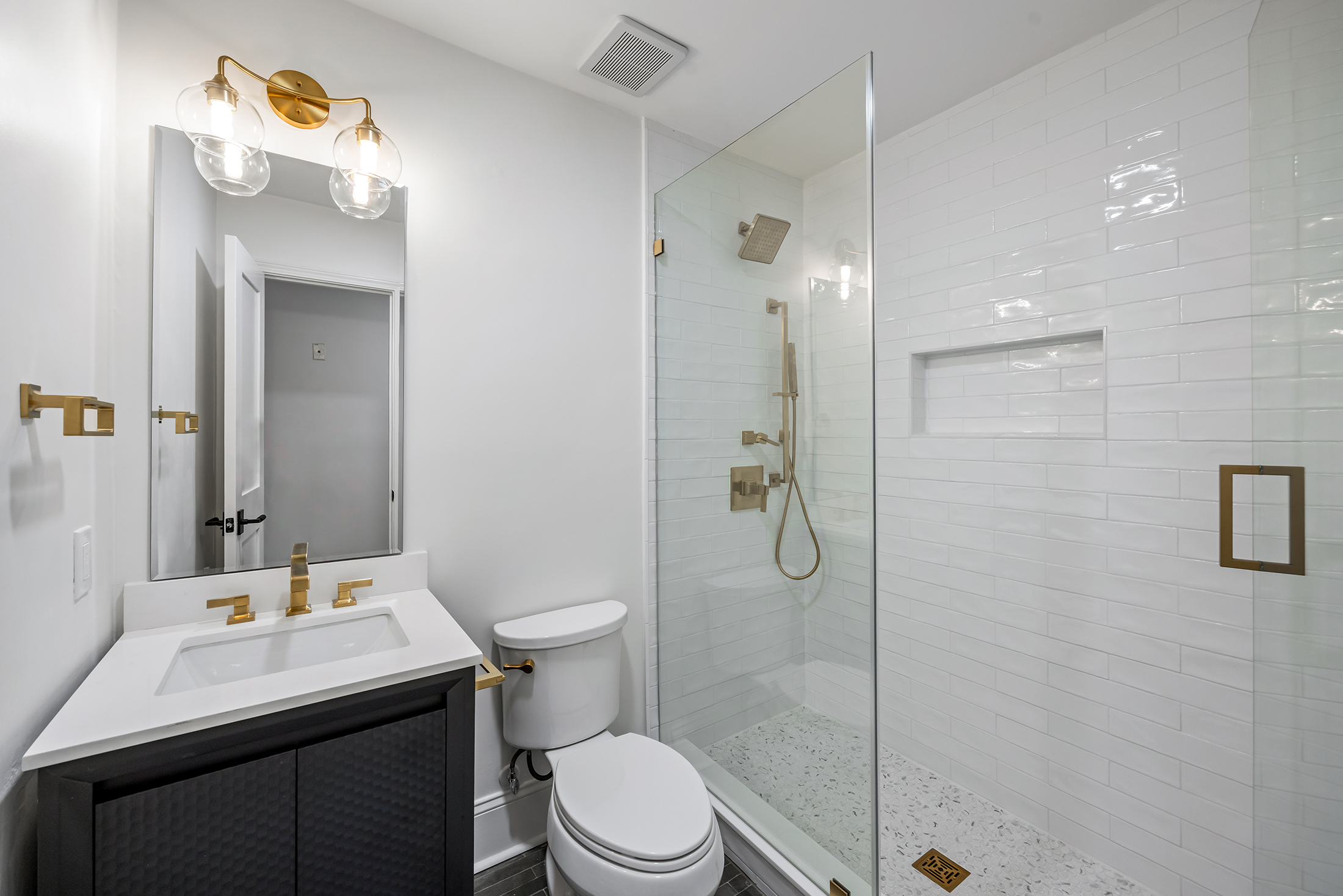  Timeless Architecture, Refined Interiors, and Modern Comfort in Sandy Springs - 物件實景