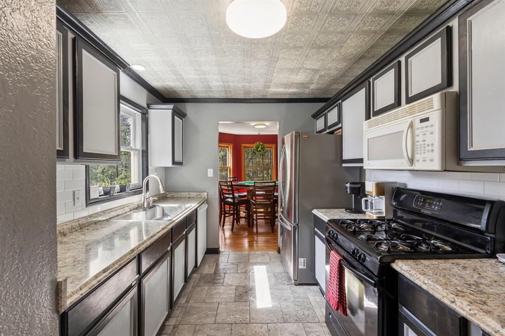 Durango, Colorado, 81301, United States, 3 Bedrooms Bedrooms, ,3 BathroomsBathrooms,Residential,For Sale,1836848