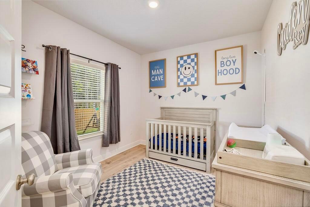 Freeport, Florida, 32439, United States, 5 Bedrooms Bedrooms, ,3 BathroomsBathrooms,Residential,For Sale,1976395