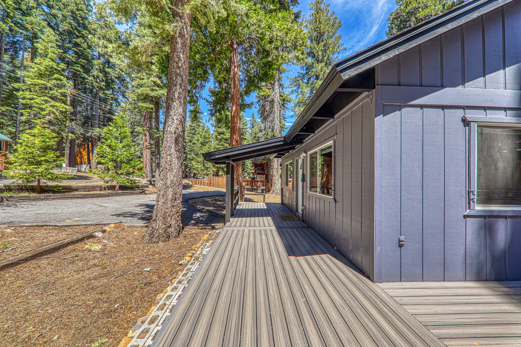  Tucked into a Prime Tahoe City setting - 物件實景
