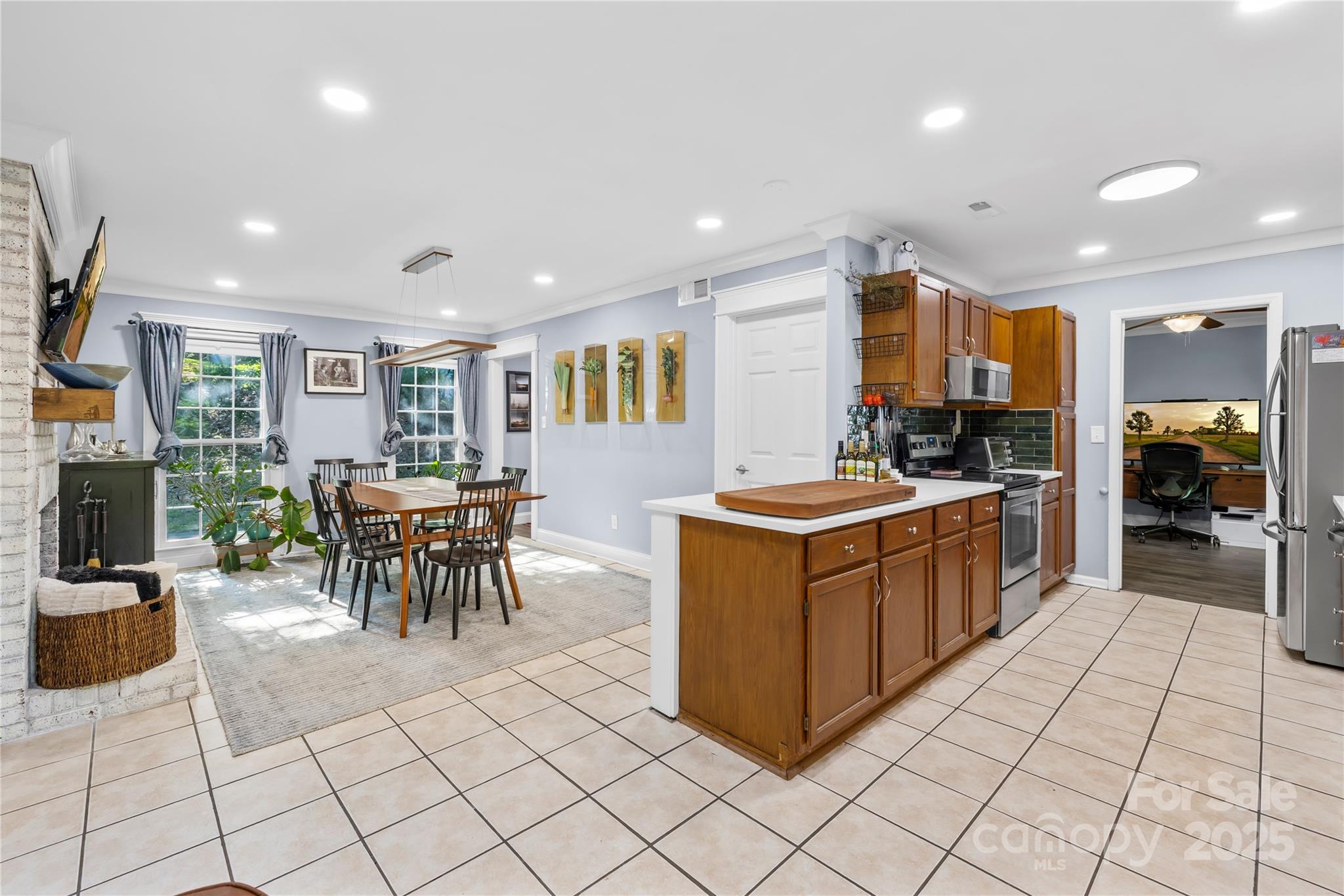 Matthews, North Carolina, 28105, United States, 3 Bedrooms Bedrooms, ,3 BathroomsBathrooms,Residential,For Sale,1948872