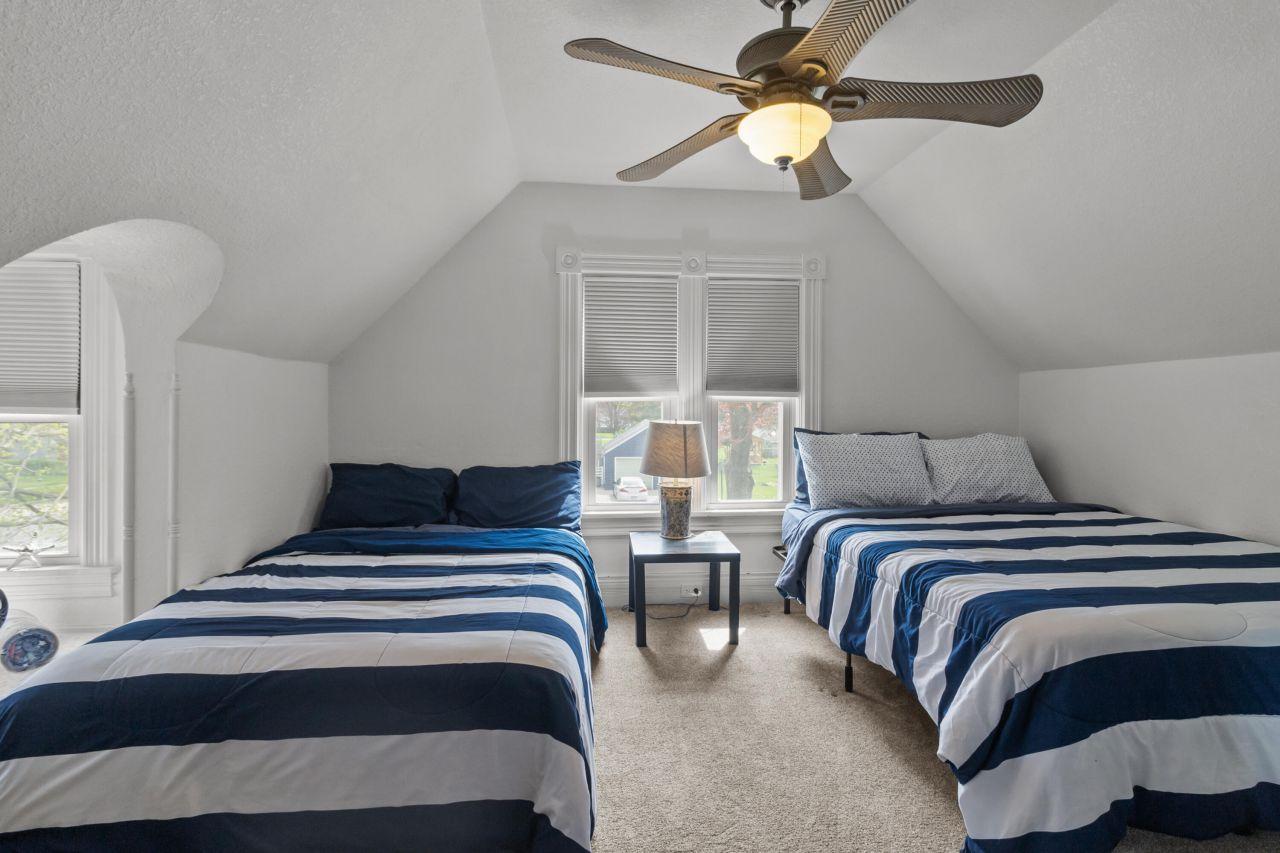 Lake Geneva, Wisconsin, 53147, United States, 4 Bedrooms Bedrooms, ,2 BathroomsBathrooms,Residential,For Sale,1849872