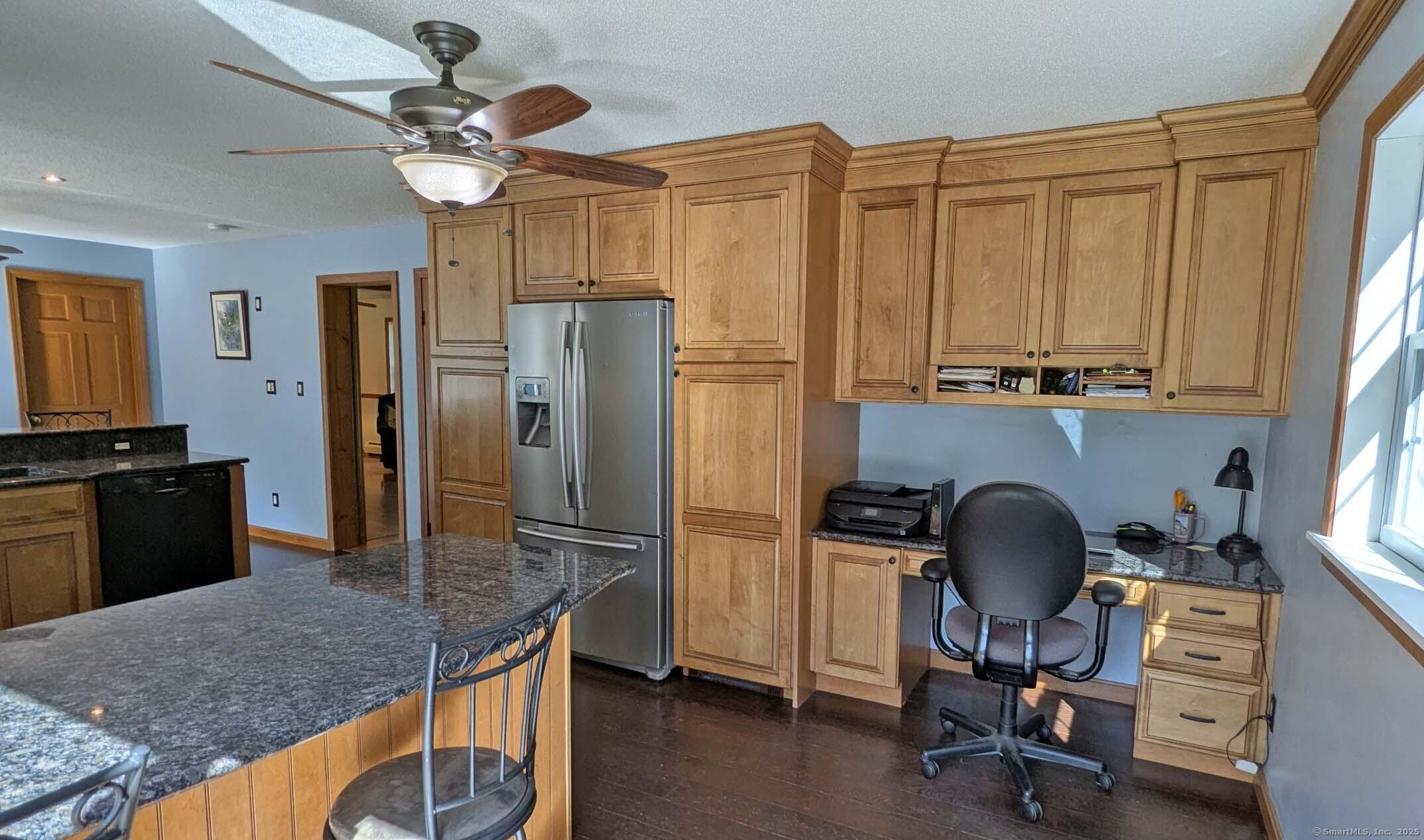 East Hampton, Connecticut, 06424, United States, 3 Bedrooms Bedrooms, ,2 BathroomsBathrooms,Residential,For Sale,1979494