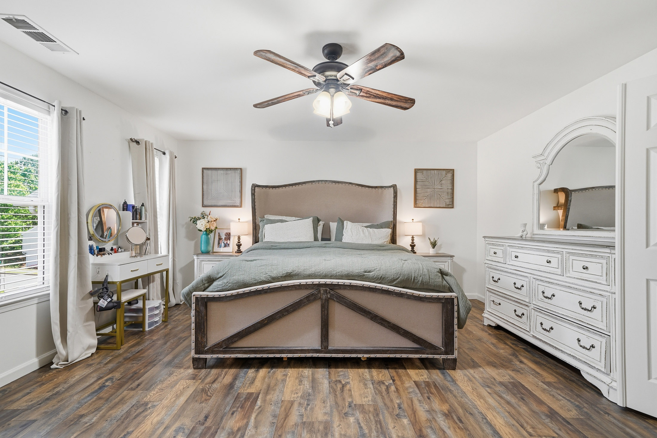  Located in the Sought-After and Low-Maintenance Enclave at Holly Mill Community - 物件實景