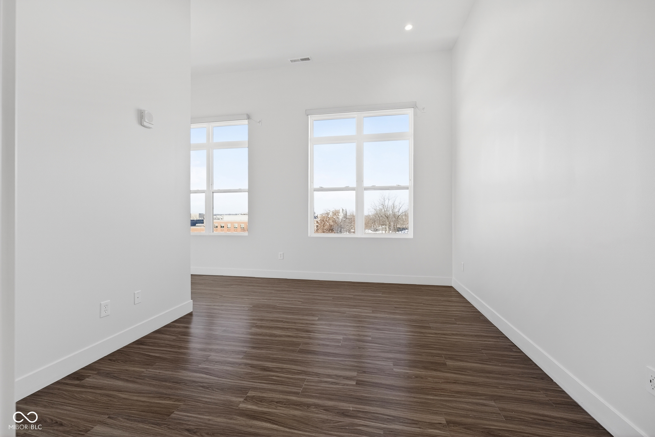 Carmel, Indiana, 46032, United States, 2 Bedrooms Bedrooms, ,3 BathroomsBathrooms,Residential,For Sale,1982696