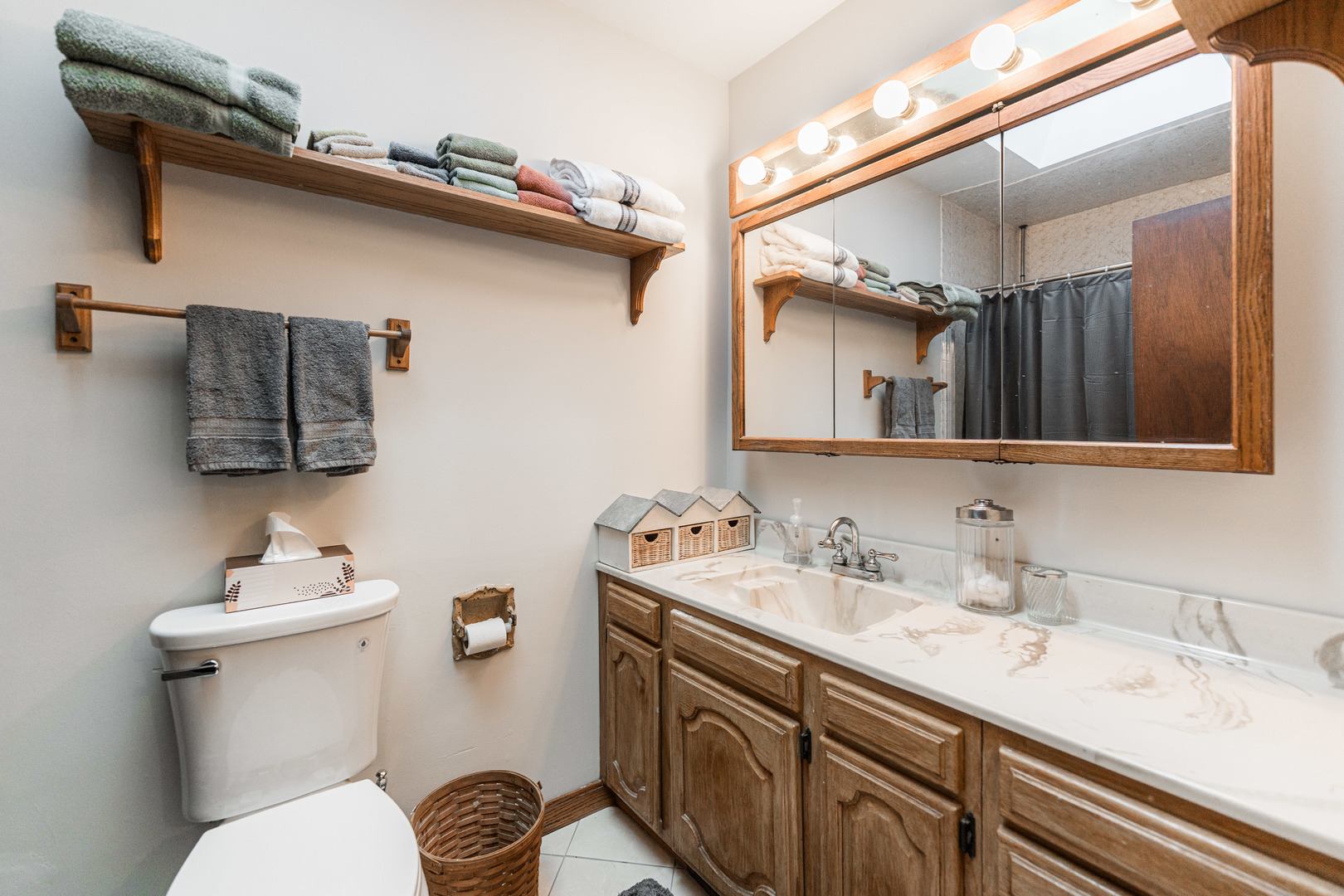 Hinckley, Illinois, 60520, United States, 3 Bedrooms Bedrooms, ,2 BathroomsBathrooms,Residential,For Sale,1921683