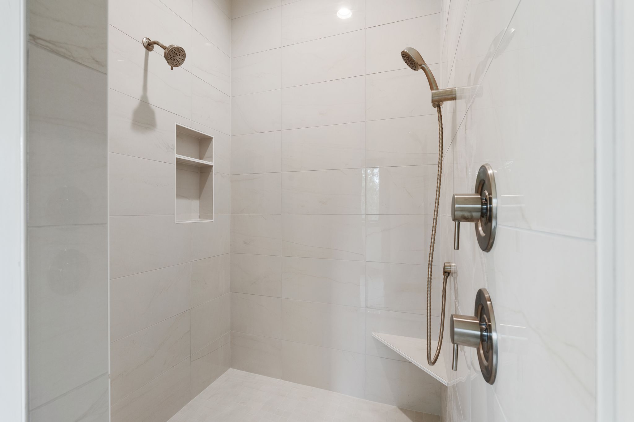 Sandpoint, Idaho, 83864, United States, 3 Bedrooms Bedrooms, ,3 BathroomsBathrooms,Residential,For Sale,1981039