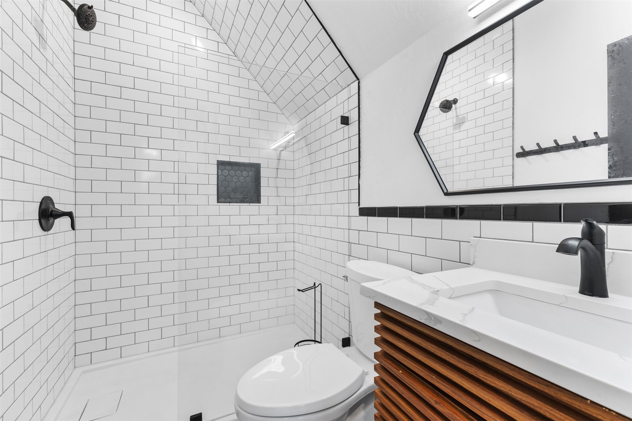 Sulphur Springs, Texas, 75482, United States, 4 Bedrooms Bedrooms, ,4 BathroomsBathrooms,Residential,For Sale,1990973