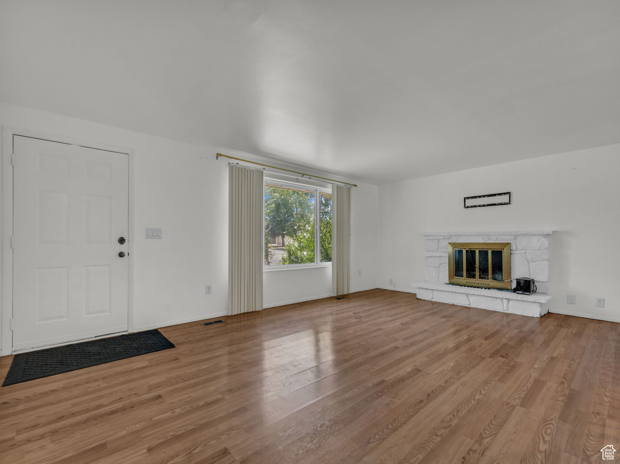Taylorsville, Utah, 84129, United States, 4 Bedrooms Bedrooms, ,1 BathroomBathrooms,Residential,For Sale,1890353