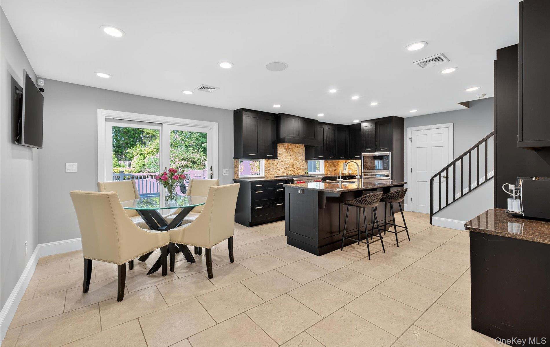 Woodbury, New York, 11797, United States, 5 Bedrooms Bedrooms, ,6 BathroomsBathrooms,Residential,For Sale,1918098