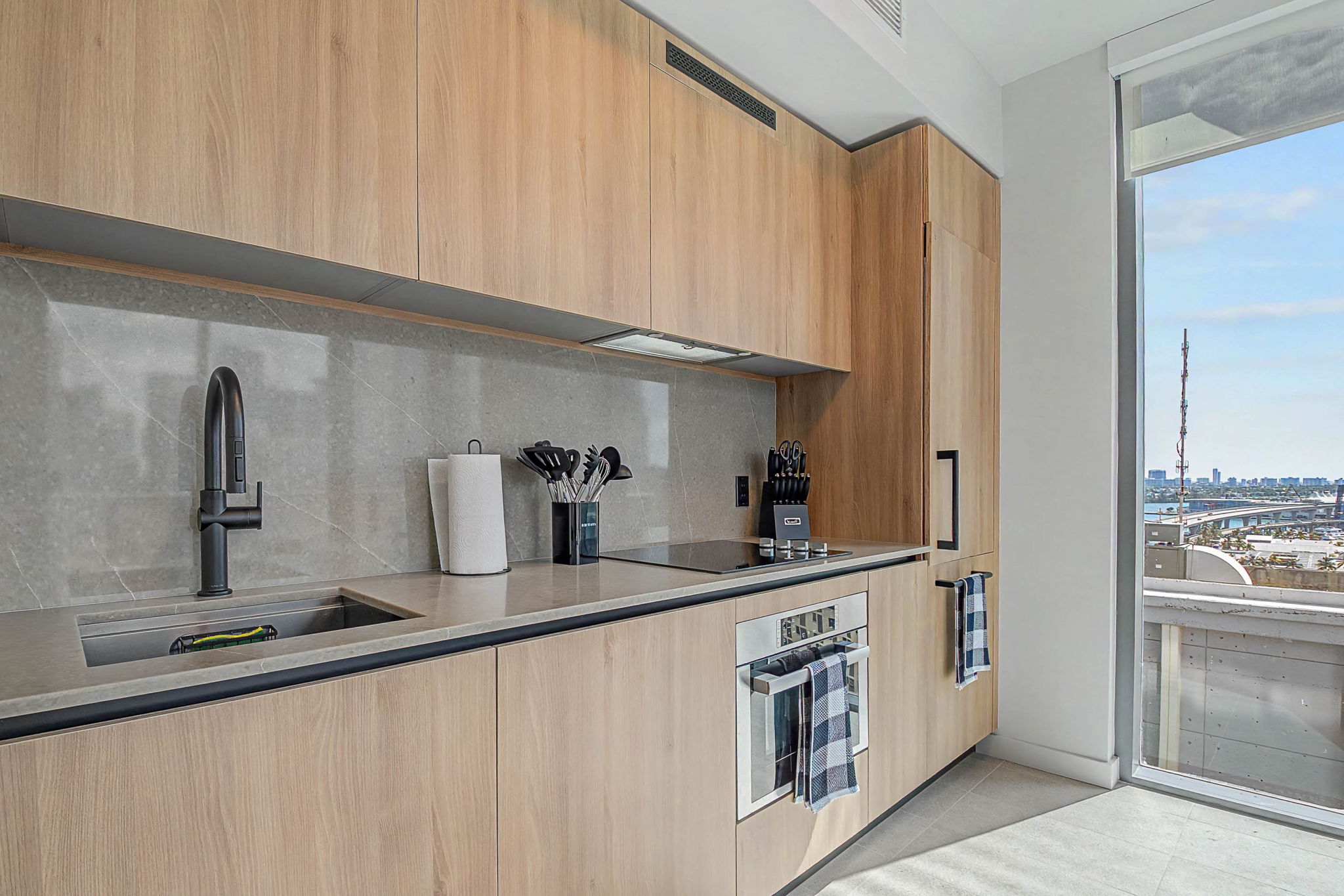 121 NE 25th St, Miami, FL, 33132 - 物件實景