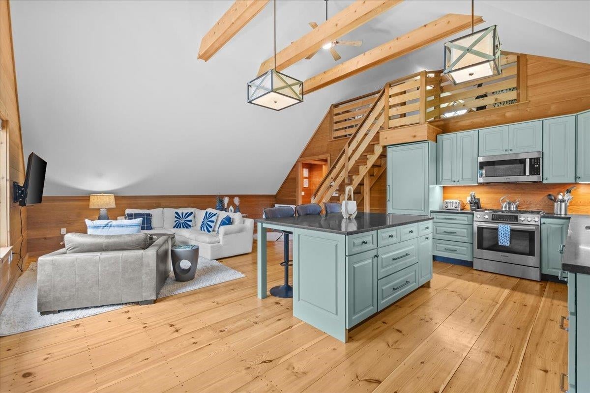 Stowe, Vermont, 05672, United States, 5 Bedrooms Bedrooms, ,7 BathroomsBathrooms,Residential,For Sale,1875535