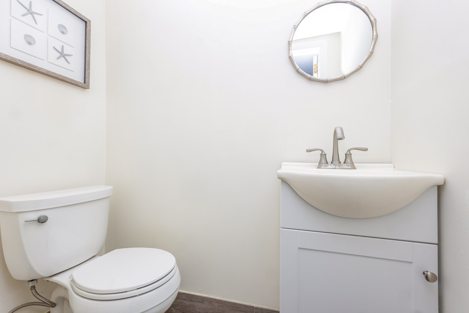 Middle Village, New York, 11379, United States, 3 Bedrooms Bedrooms, ,2 BathroomsBathrooms,Residential,For Sale,1941665